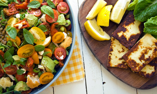 Manic Monday Meal: Grilled Halloumi Cheese with a Tuscan Inspired Tomato Salad